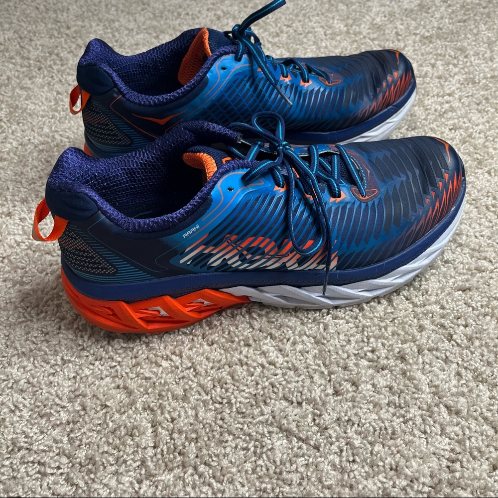 Hoka One One Men’s Arahi Running Shoe
